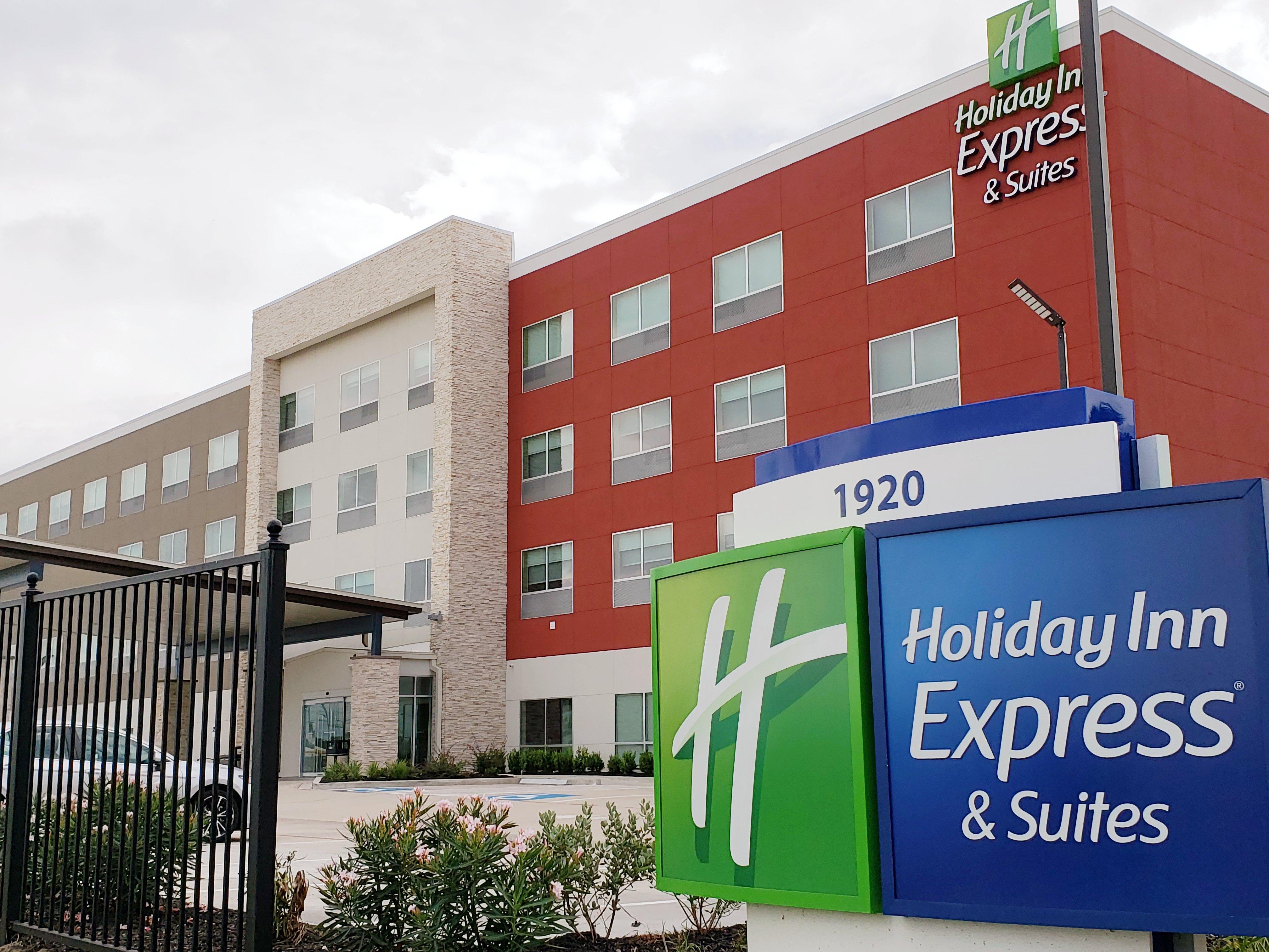 Holiday Inn Express & Suites - Houston Iah - Beltway 8, An Ihg Hotel Екстер'єр фото